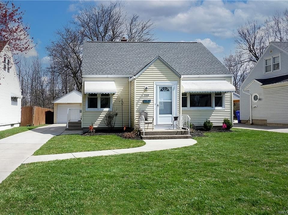 1st image of 210 Covington Dr
