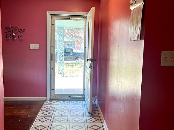 3rd image of 8045 Valley Estates Dr