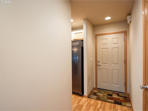 5th image of 12813 NE 42nd St