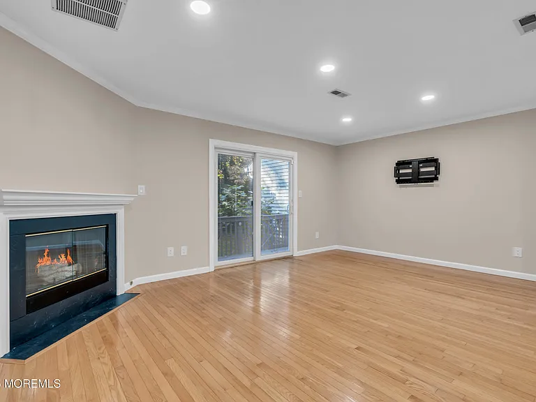 31 Lexington Ct — Photo 16