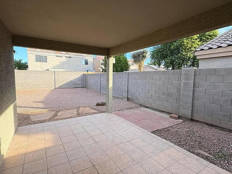 13002 W Hearn Rd — Photo 26