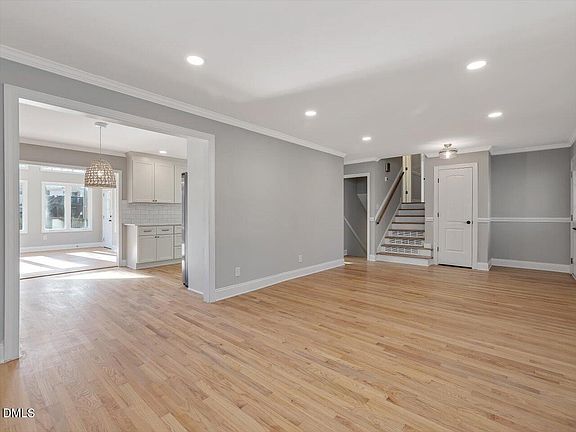 4th image of 1024 Tanglewood Dr