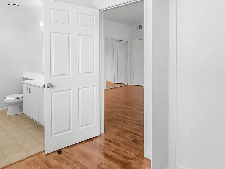 1828 Purdue Ave #203 — Photo 24