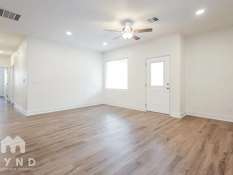 5796 E Bristol Cir #5796-BEL — Photo 6