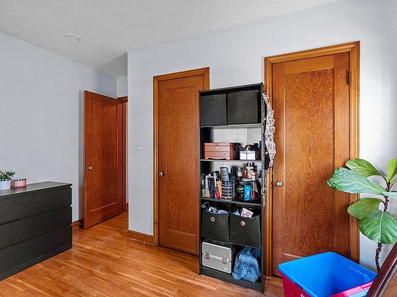 5th image of 986 Galvin Ave