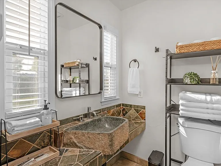 842 W Pine Ave — Photo 24
