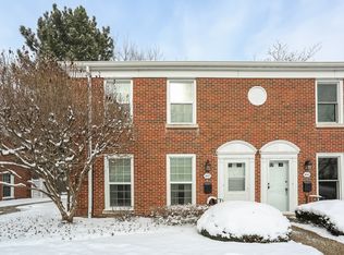 1647 Pebblecreek Dr, Glenview, IL
