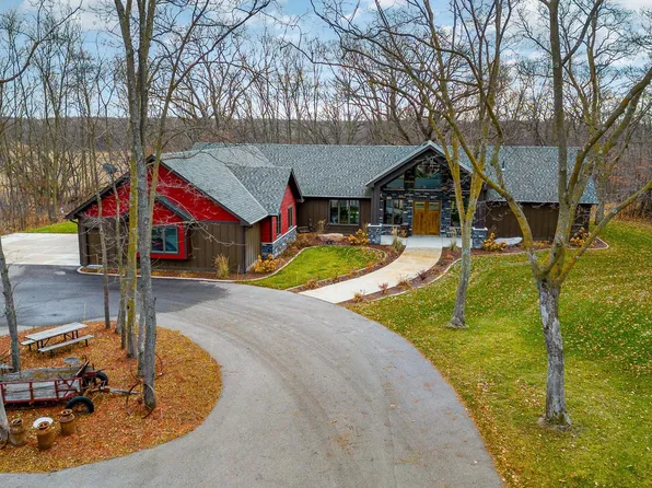 7243 Hazelwood Ave, Northfield, MN 55057