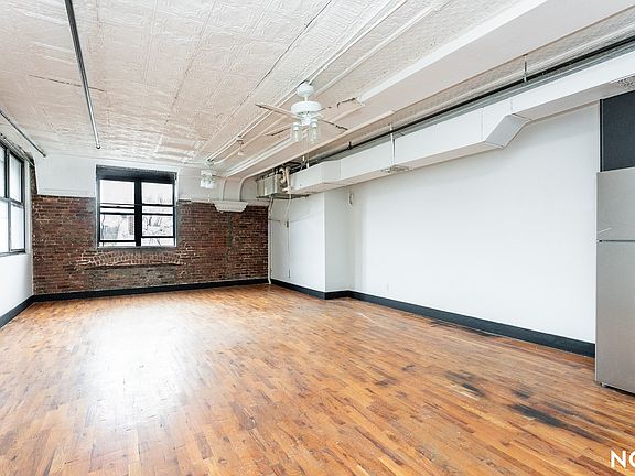 2nd image of 27 Arion Pl APT 306