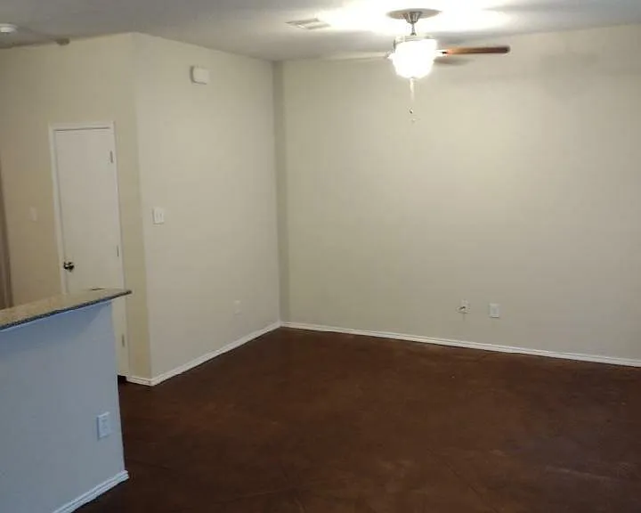 2343 Aldergate Dr — Photo 2