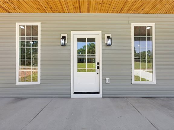 5th image of 127 Boxwood Ln