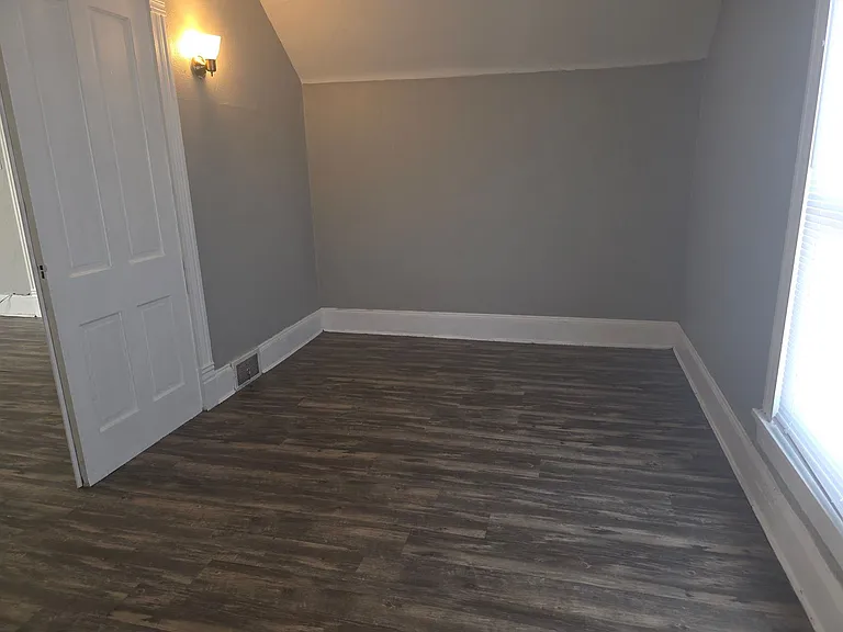 1221 Ford St — Photo 11