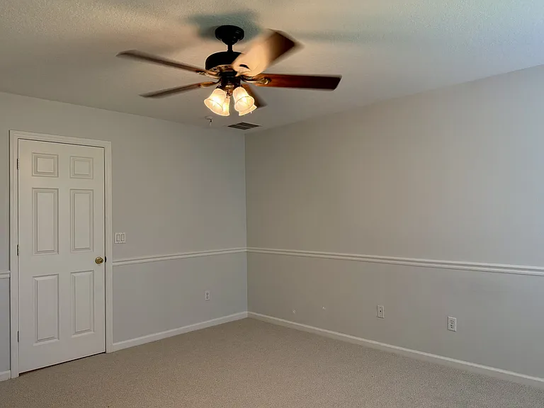 823 Pine Pointe Ln #1 — Photo 13