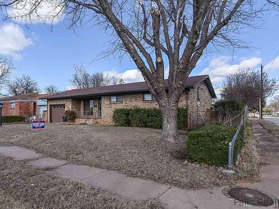 3rd image of 2940 Boren Ave