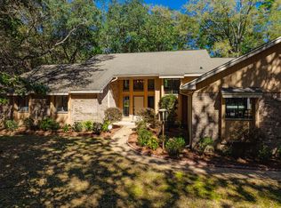 2819 Edgewater Dr, Niceville, FL 32578