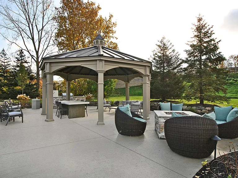 Stonehaven Apartments — Photo 30