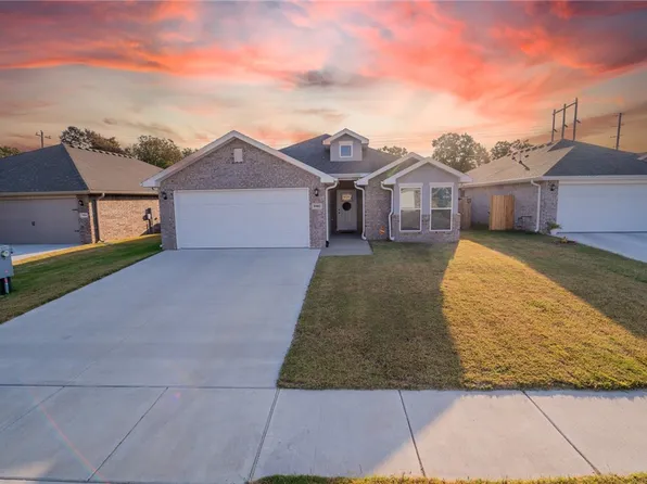 5902 NW Grant St, Bentonville, AR 72713