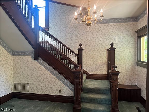2nd image of 504 Cutler St
