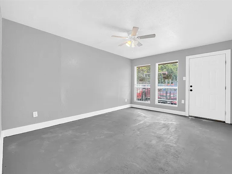 3802 Dabney Apartments — Photo 15