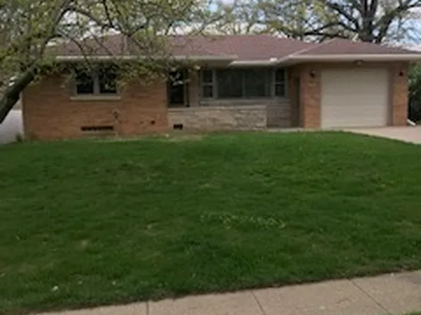 307 W Burton Ave, Eureka, IL 61530