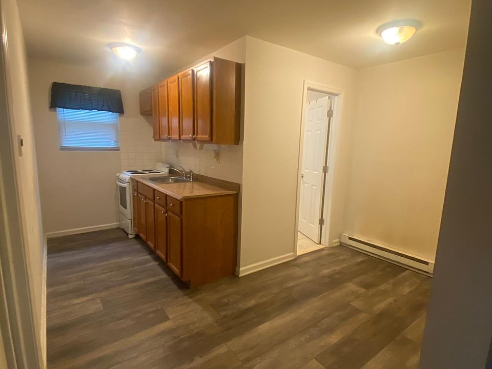 1st image of 275 Montclair Ave Floor Basement