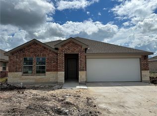2223 Spyglass Dr, Navasota, TX 77868