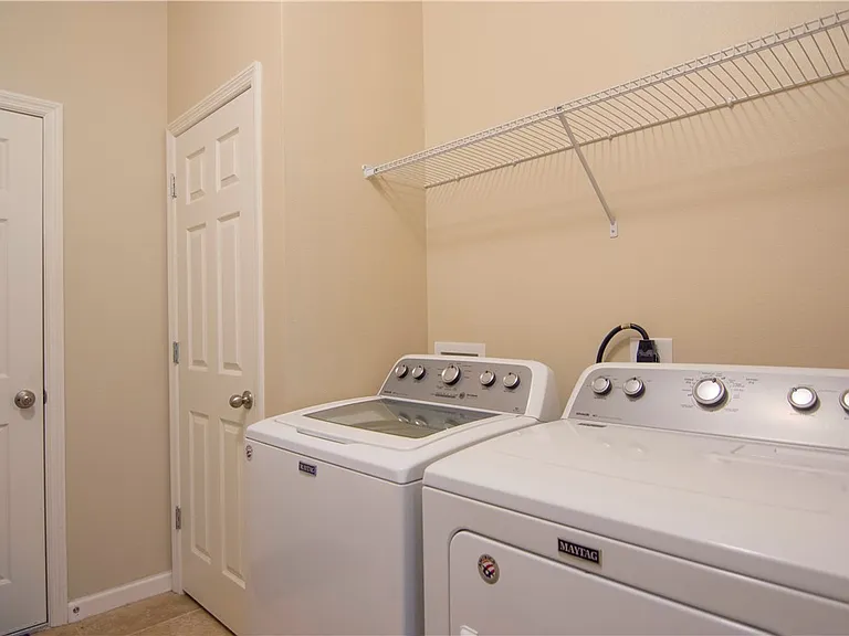 1340 Caddy Ct — Photo 10