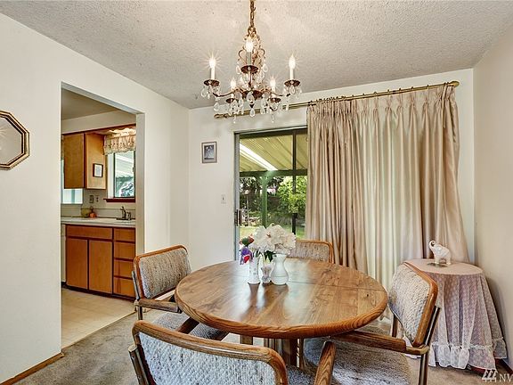 4th image of 10623 Sierra Dr E