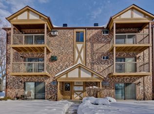 751 S Dwyer Ave APT B, Arlington Heights, IL 60005