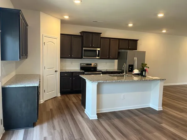 310 Sagecroft Ln, Indian Trail, NC 28079