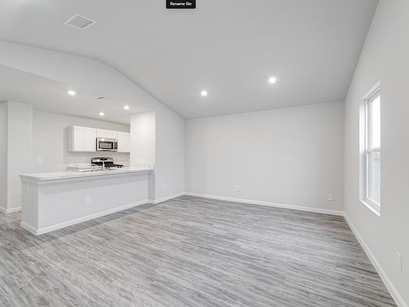 4th image of 406 Poplar Ct