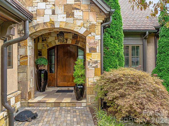 2nd image of 22 Foxbridge Way