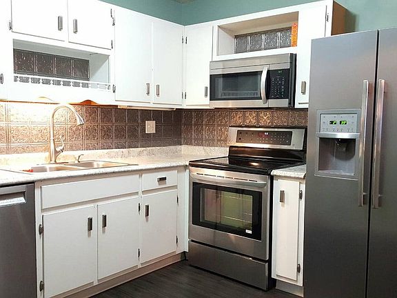 Stainless steel kitchen appliances