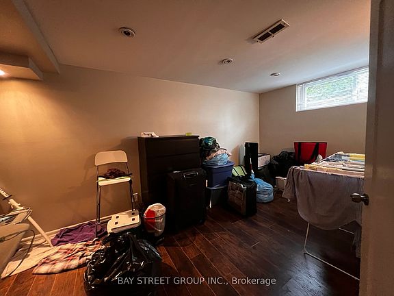 5th image of 30 Castlegrove Blvd