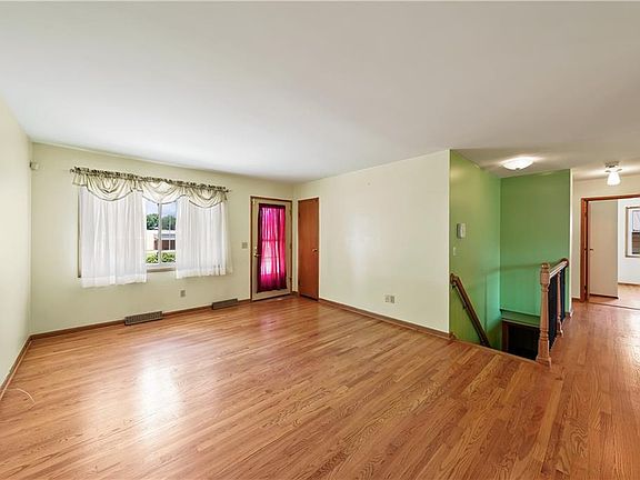 4th image of 5013 NE 58th St
