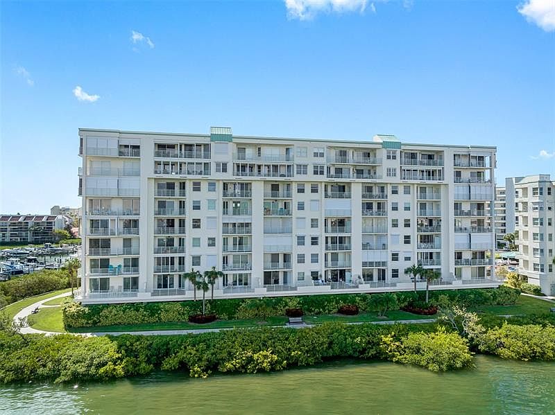 7963 sailboat key blvd unit 702