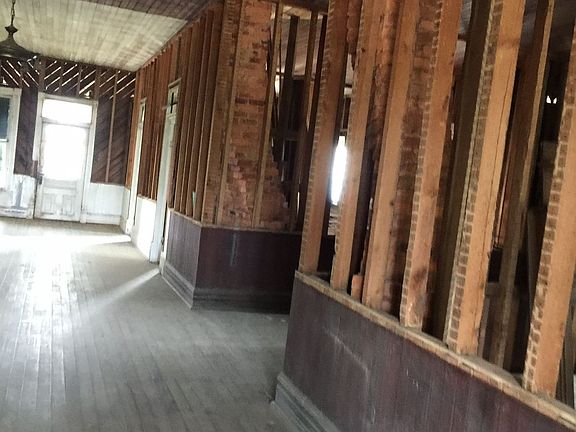 5th image of 900 Grandview Ave