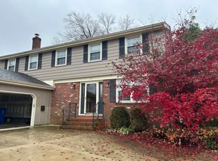 169 E Saint Andrews Dr, Mount Laurel, NJ 08054