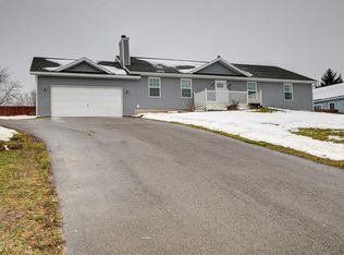 948 Cherry Ridge Dr, Traverse City, MI 49696