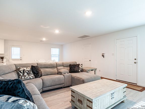 5th image of 4223 Revetment Way