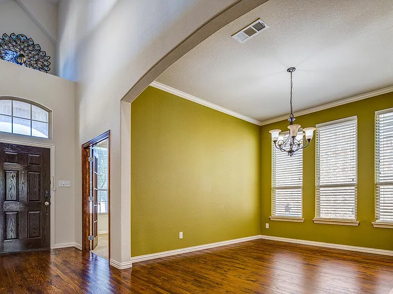 10841 Leesa Dr — Photo 7
