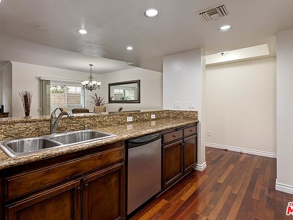 5th image of 4832 Whitsett Ave Unit 105
