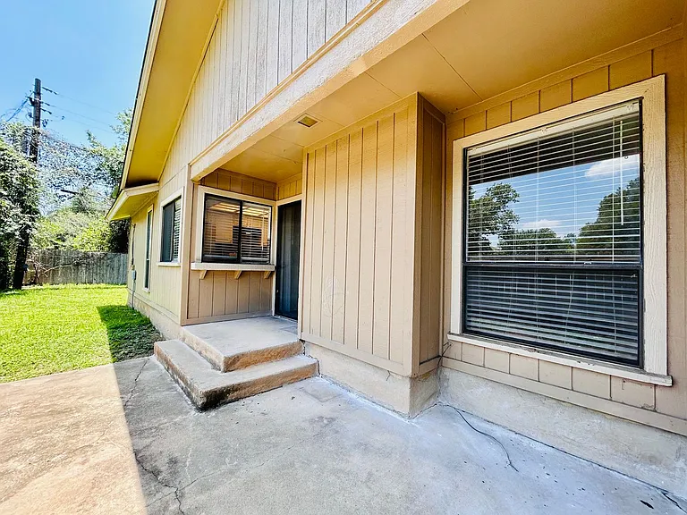 8325 Fathom Cir — Photo 21