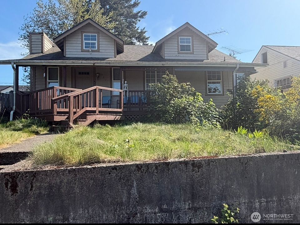 1st image of 927 Ellinor Avenue
