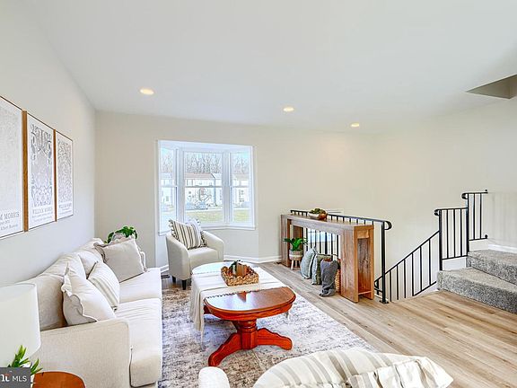 5th image of 10 Joggins Ct