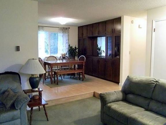 Family sized dining room