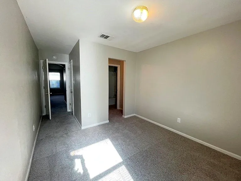 2305 Bakers Way — Photo 33