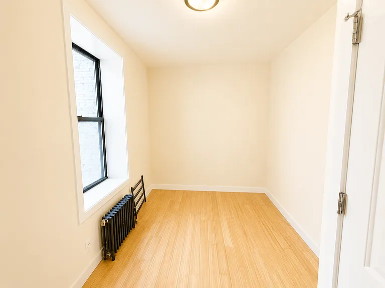 287 E 18th St #2C — Photo 8