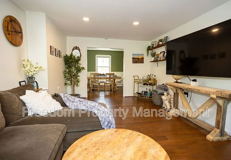 6197 Edwards Dr — Photo 9
