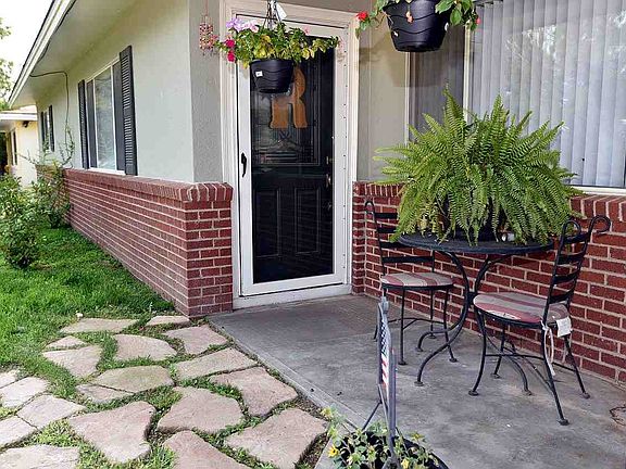 2nd image of 806 Adams Dr